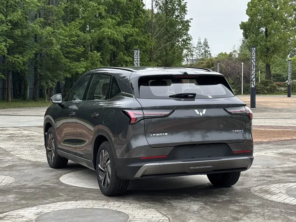 Wuling Starlight S EV 510km Flagship Model 2025 — миниатюра 2