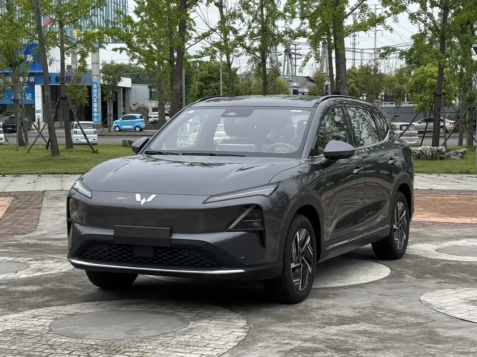 Wuling Starlight S EV 2025