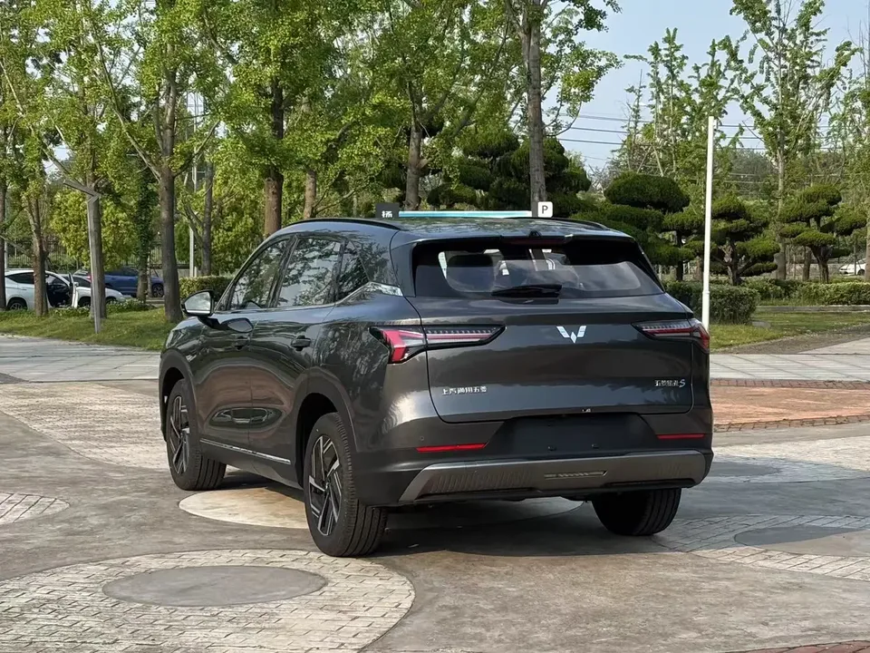 Wuling Starlight S PHEV Wuling Starlight S PHEV 2024 130km Flagship 2025 — thumbnail 2