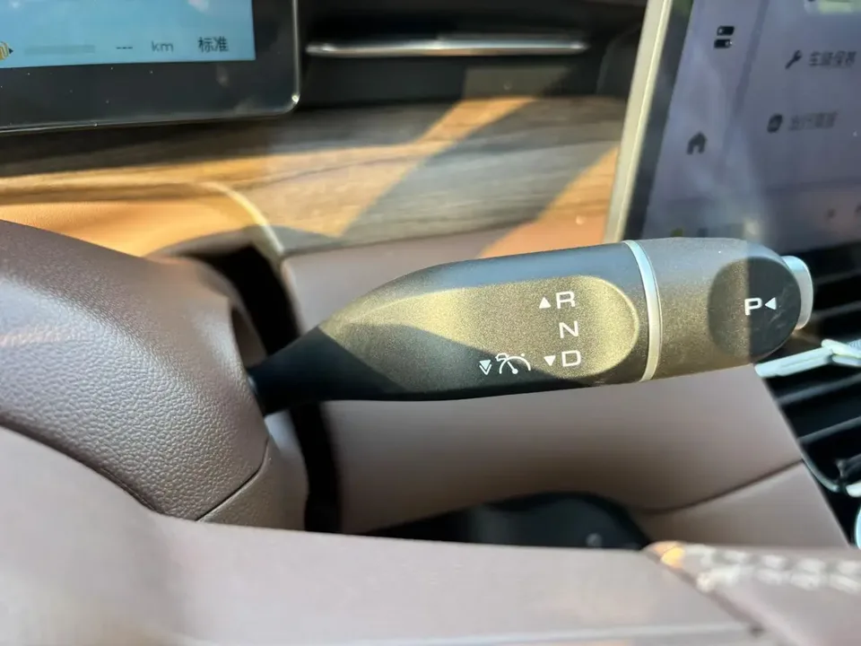 Wuling Starlight S PHEV Wuling Starlight S PHEV 2024 130km Flagship 2025 — thumbnail 4