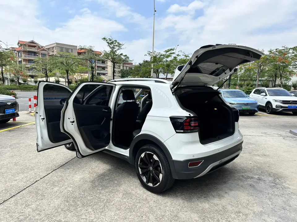 Volkswagen Explore the shadows 1.5L Automatic Joy-Link Edition 2023 — миниатюра 3