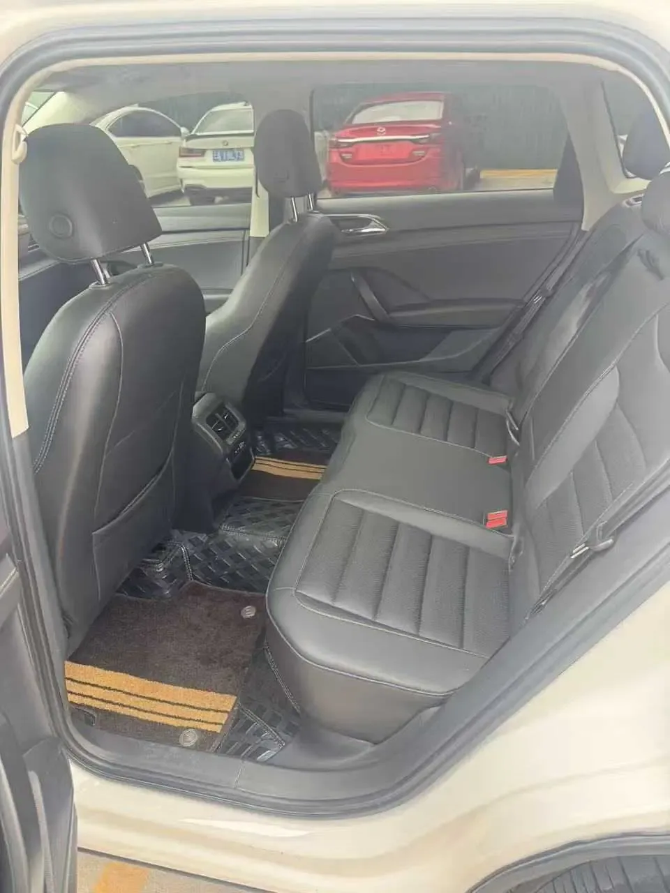 Volkswagen Tharu 280TSI 2WD Luxury Edition 2023 — миниатюра 3