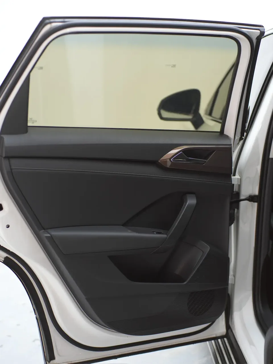 Volkswagen Tharu 280TSI 2WD Luxury Edition 2022 — миниатюра 3