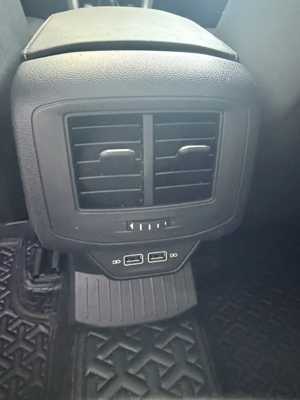Volkswagen T-Roc 280TSI DSG Time Edition 2023 — миниатюра 5