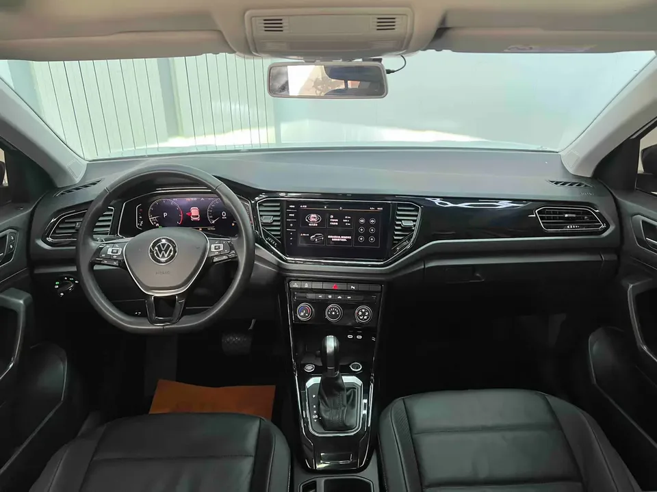 Volkswagen T-Roc Tange 280TSI DSG two-wheel drive comfort PLUS 2023 — миниатюра 4