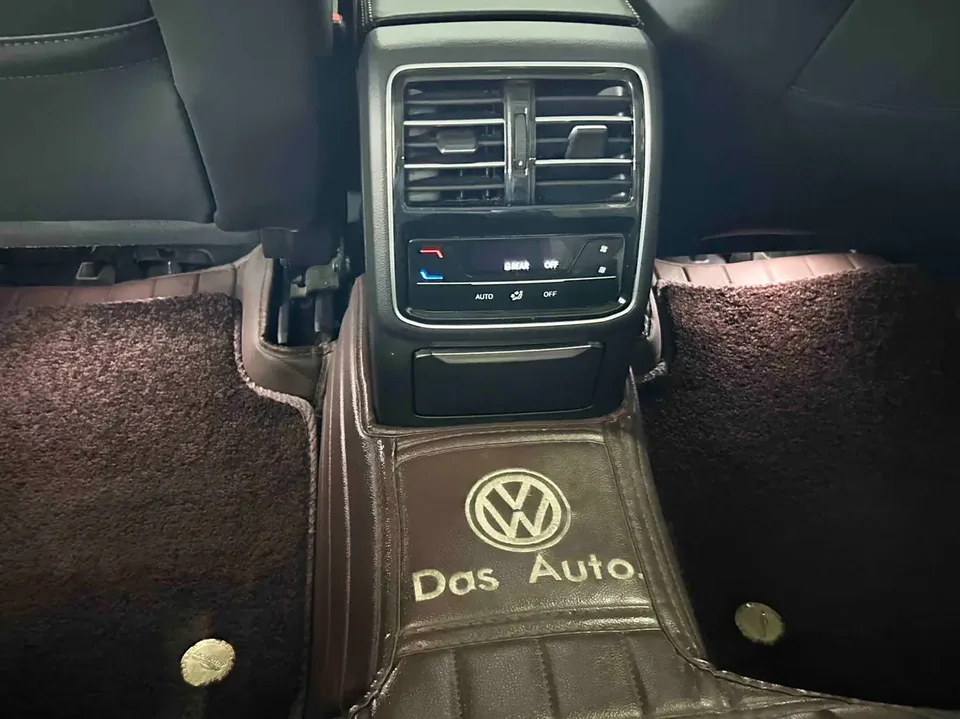 Volkswagen Magotan Magotan 2023 2 million commemorative edition 330TSI DSG luxury model 2024 — миниатюра 3