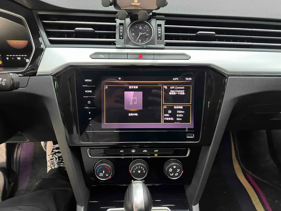 Volkswagen Magotan Magotan 2023 2 million commemorative edition 280TSI DSG comfort model 2024 — миниатюра 4