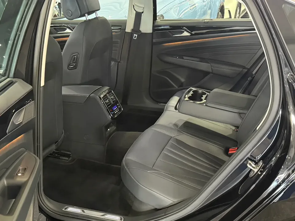 Volkswagen Passat Passat 2025 Outstanding Model 380TSI Dragon Glory Edition 2024 — миниатюра 5