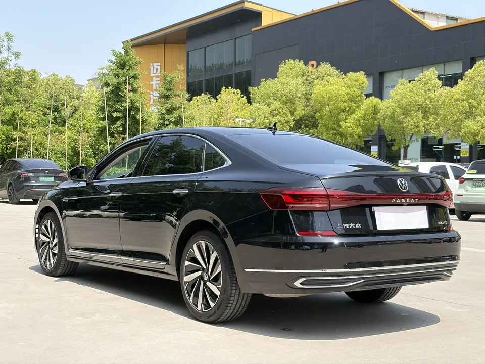 Volkswagen Passat Outstanding Model 380TSI Longteng Edition 2024 — миниатюра 4