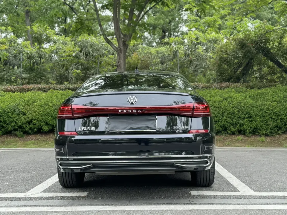 Volkswagen Passat Passat 2022 330TSI Starry Sky Deluxe Edition 2022 — миниатюра 2