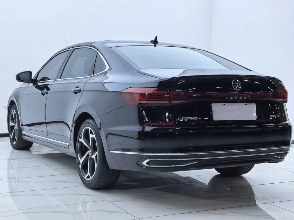 Volkswagen Passat Passat 2023 330TSI Elite Edition 2023 — миниатюра 4