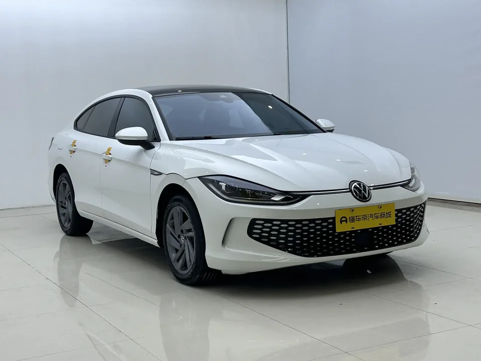 Volkswagen Lamando Lingdu 2024 Lingdu L 280TSI DSG Hot Edition 2024 — photo 1, buy with delivery to Moscow