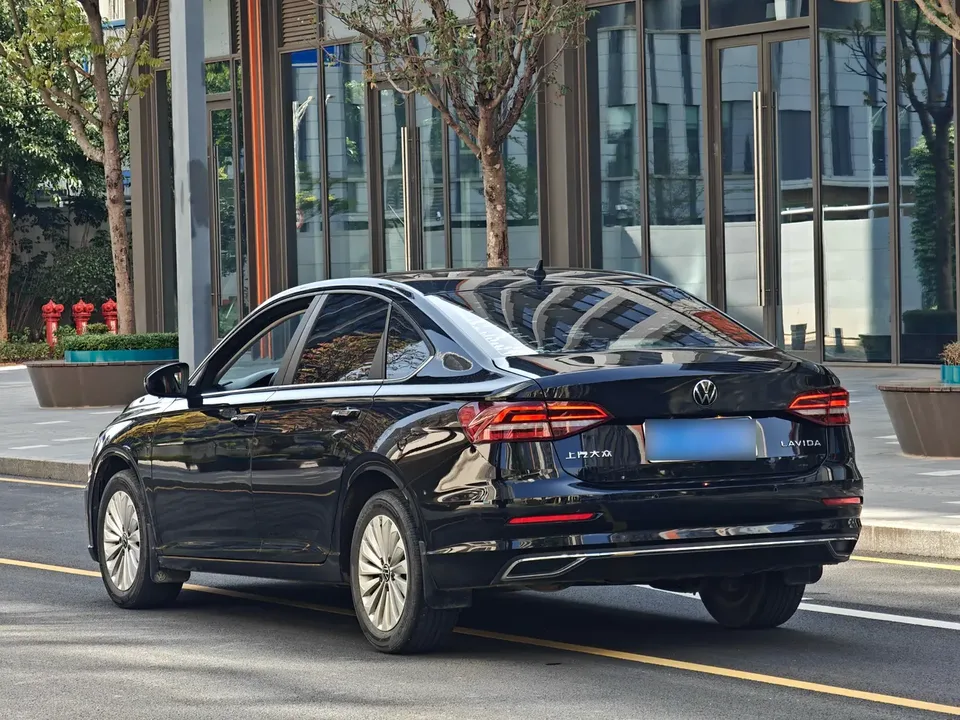 Volkswagen Lavida Lavida 2022 1.5L Automatic Comfort Edition 2022 — thumbnail 4