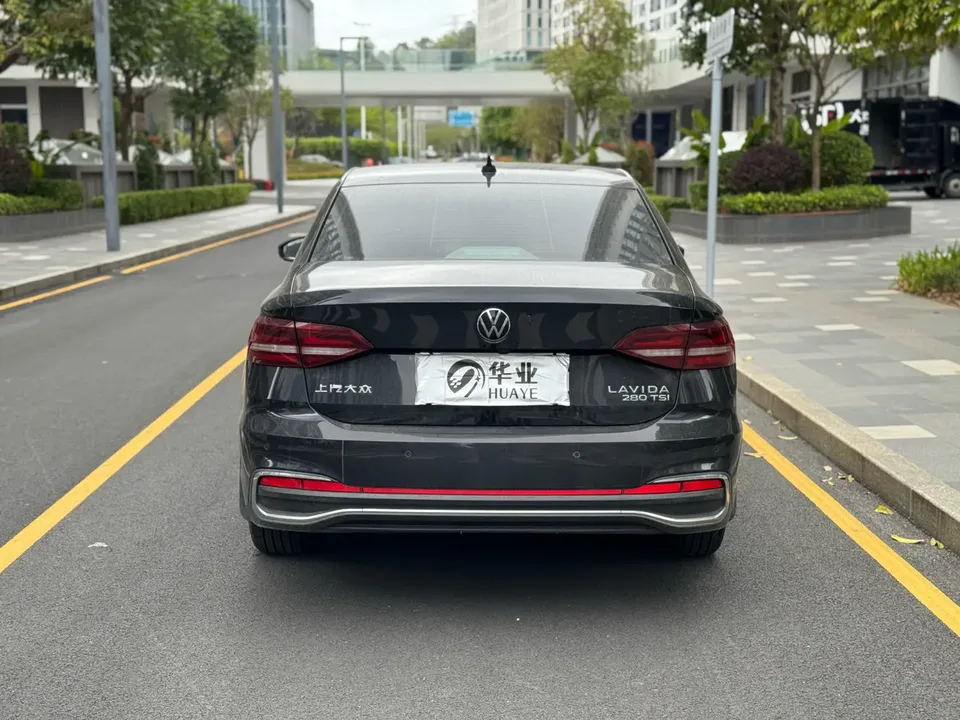 Volkswagen Lavida Lavida 2023 280TSI DSG Starry Sky Edition 2022 — миниатюра 2