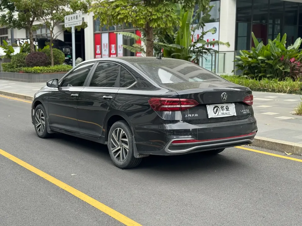 Volkswagen Lavida Lavida 2023 280TSI DSG Starry Sky Edition 2022 — миниатюра 4