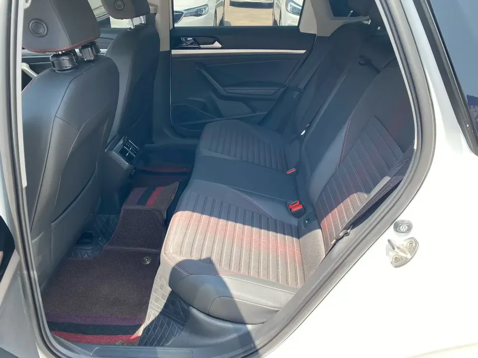 Volkswagen Lavida 300TSI DSG Starry Sky Edition 2023 — миниатюра 3