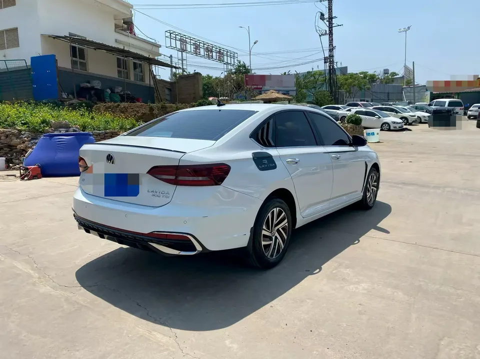 Volkswagen Lavida 300TSI DSG Starry Sky Edition 2023 — миниатюра 4