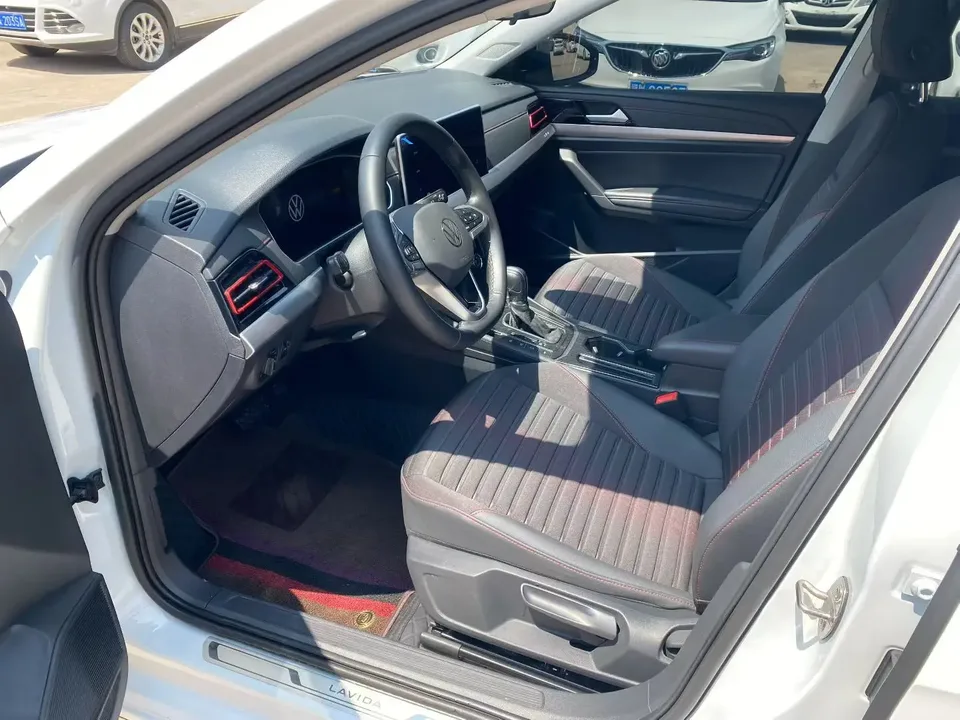 Volkswagen Lavida 300TSI DSG Starry Sky Edition 2023 — миниатюра 5