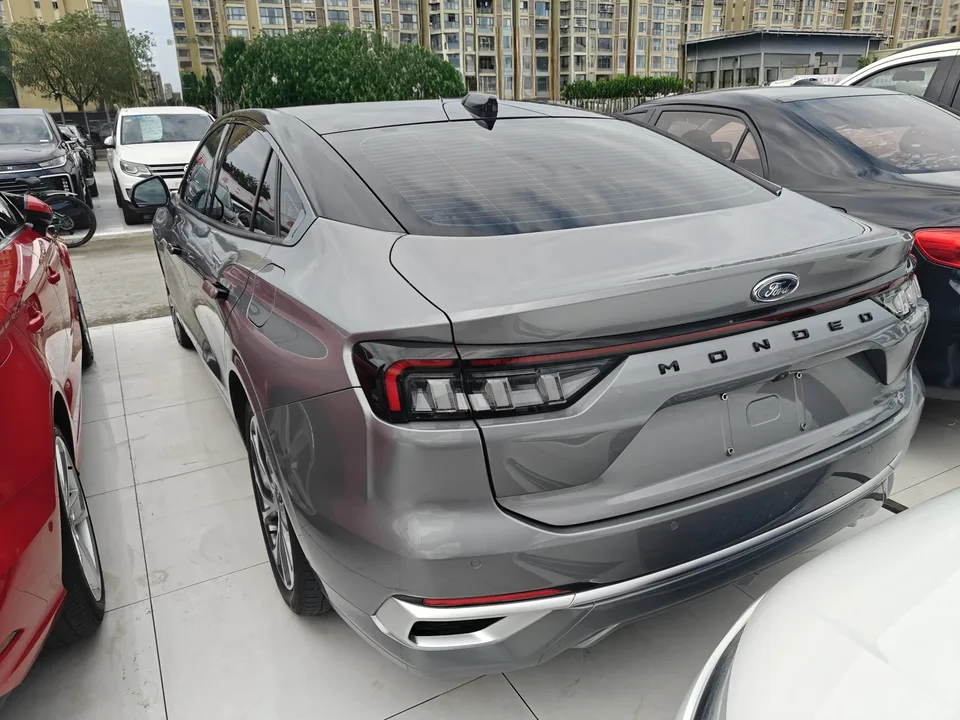 Ford Mondeo Mondeo EcoBoost 245 Extreme Edition 2022 — миниатюра 4