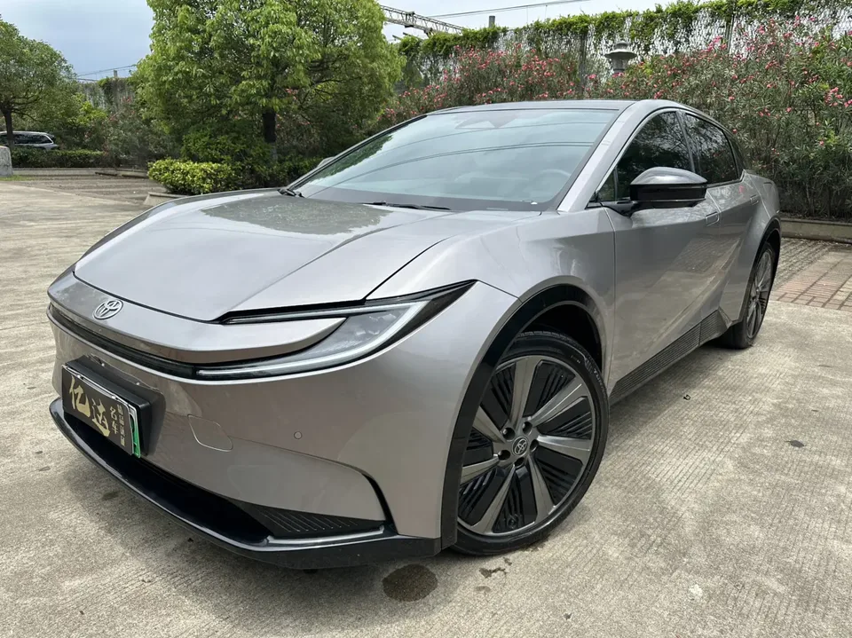 Toyota bZ5 2025