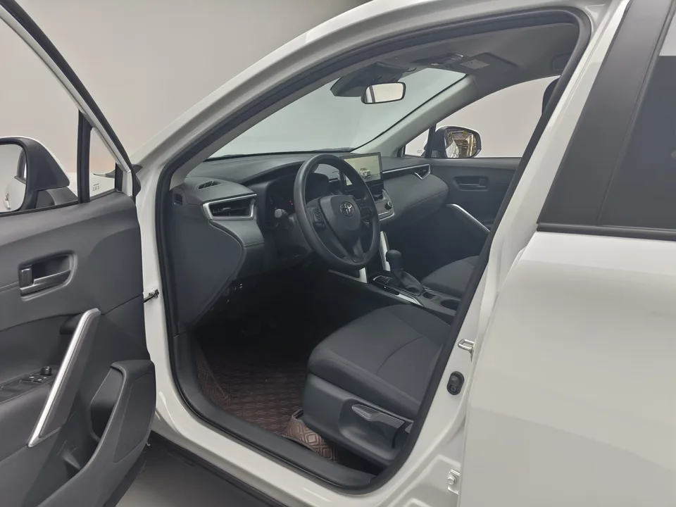Toyota CorollaCross 2.0L Intelligent Electric Hybrid Dual Engine Pioneer Edition 2025 — миниатюра 5