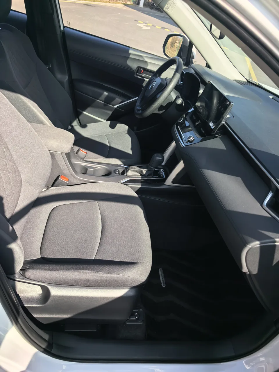 Toyota CorollaCross 2.0L Intelligent Electric Hybrid Dual Engine Pioneer Edition 2024 — миниатюра 5