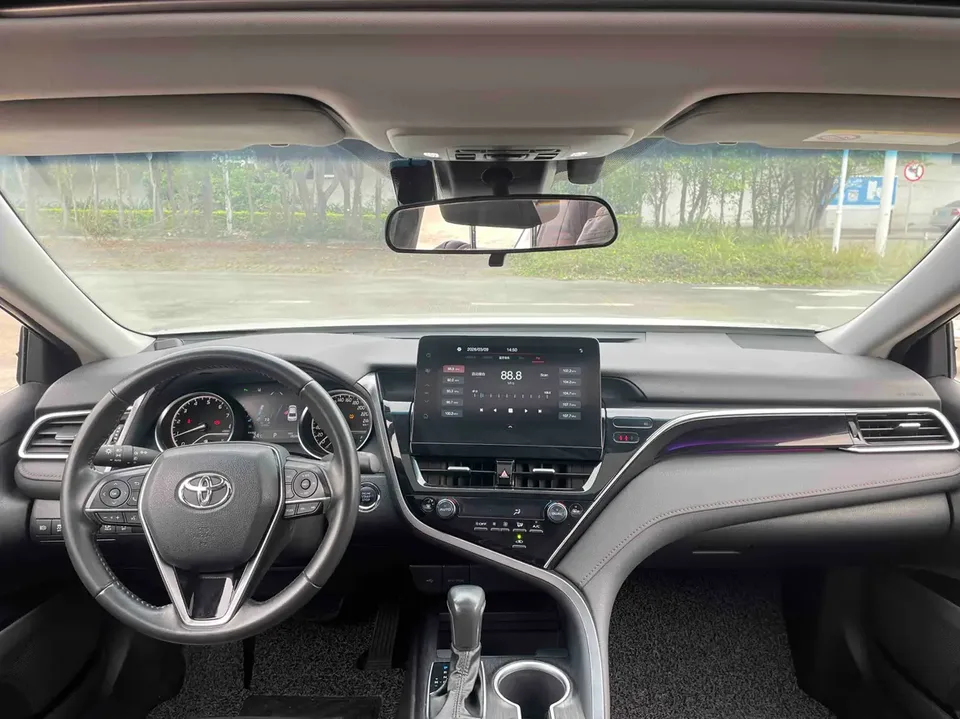 Toyota Camry 2.0G Deluxe Edition 2023 — миниатюра 3