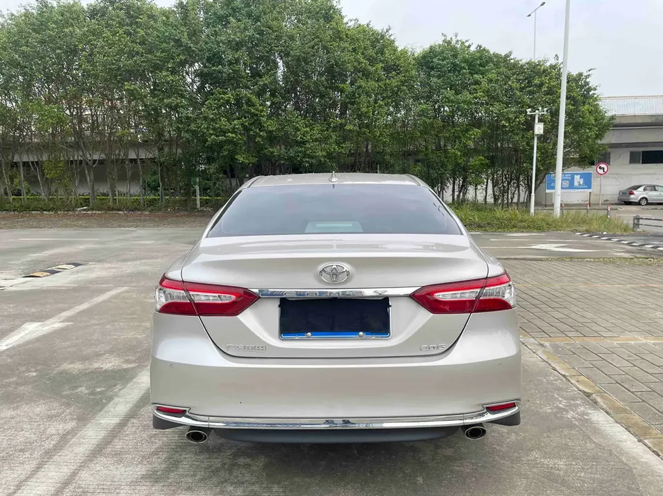 Toyota Camry 2.0G Deluxe Edition 2023 — миниатюра 5