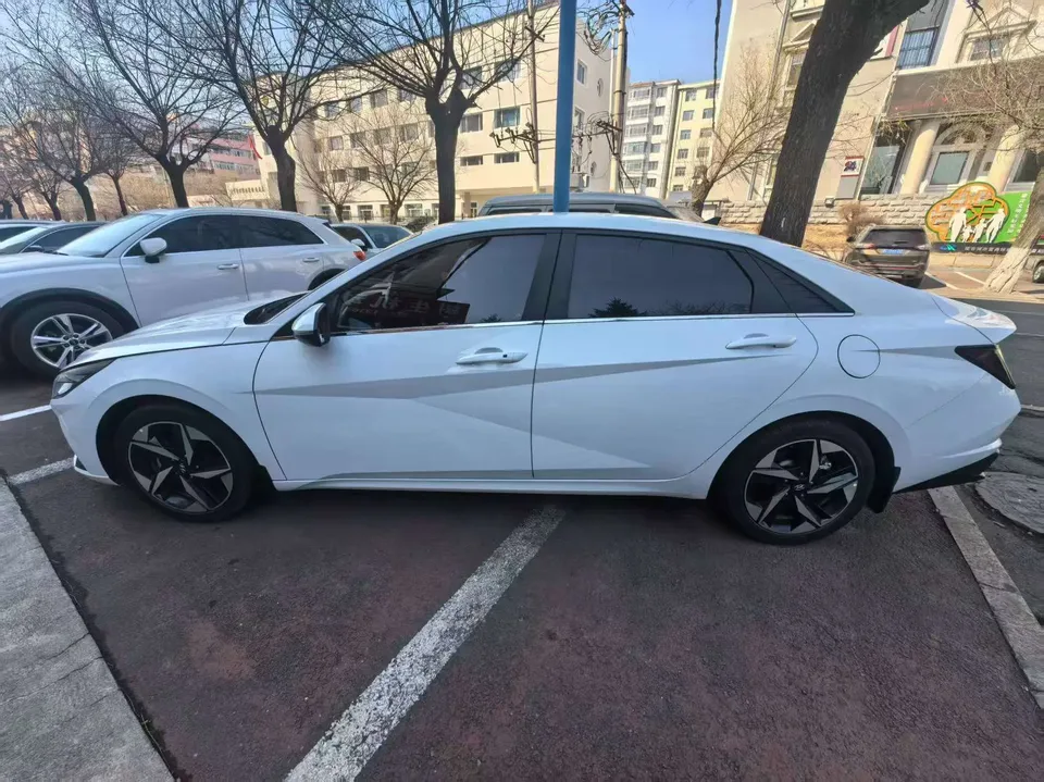 Hyundai Elantra 1.5L CVT GLX Elite Edition 2023 — миниатюра 4