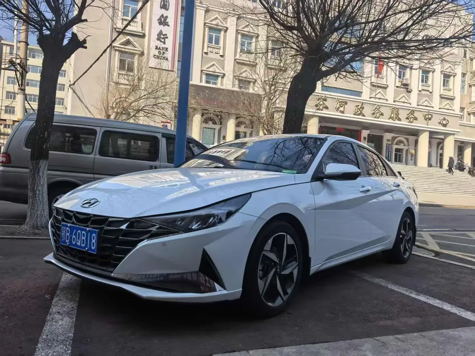 Hyundai Elantra 2023