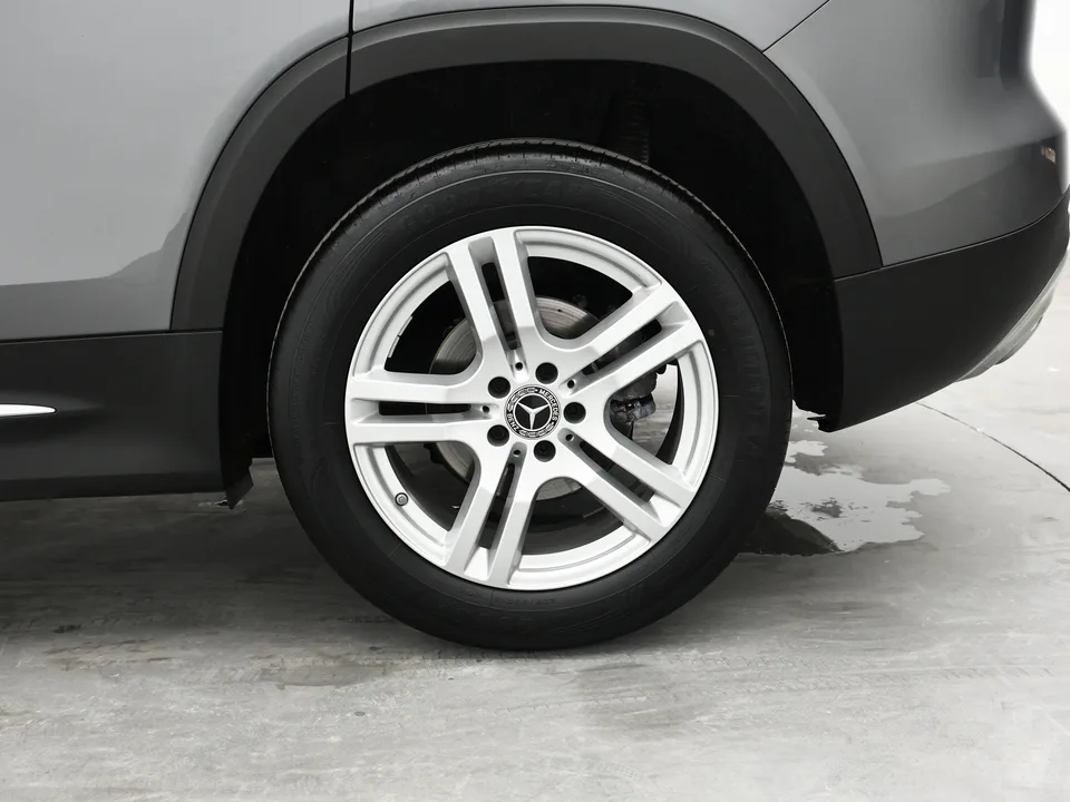 Mercedes-Benz GLB-Class 2023