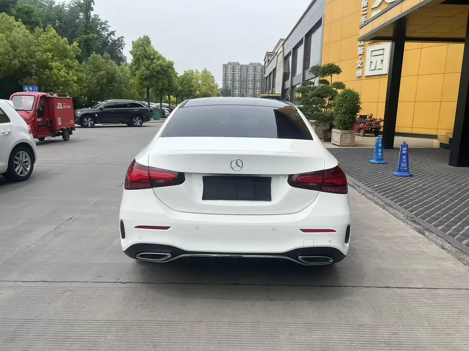 Mercedes-Benz Mercedes Benz A Class Mercedes-Benz A-Class 2023 A 200 L Sports Sedan Fashion Edition 2023 — миниатюра 2
