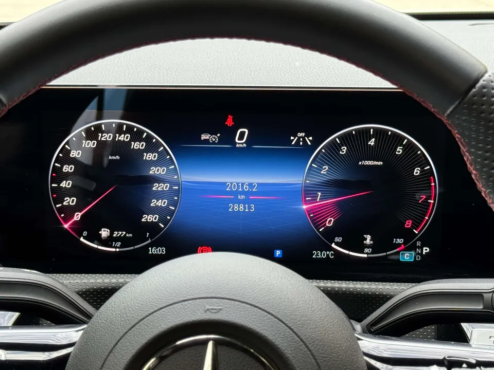 Mercedes-Benz Mercedes Benz A Class Mercedes-Benz A-Class 2023 A 200 L Sports Sedan Fashion Edition 2023 — миниатюра 5