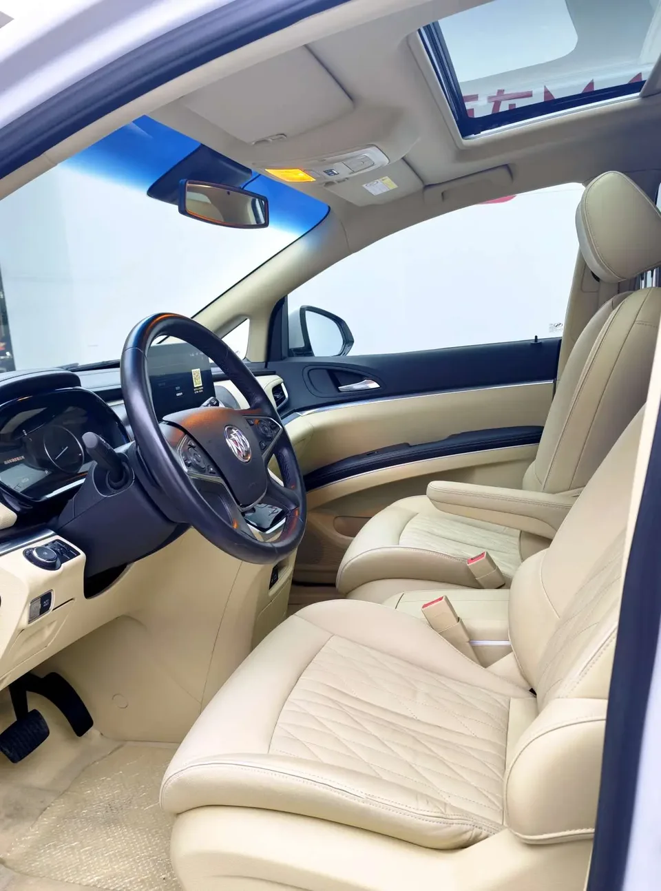Buick GL8 GL8 2023 Land Business Class 2.0T Luxury Edition 2024 — thumbnail 4
