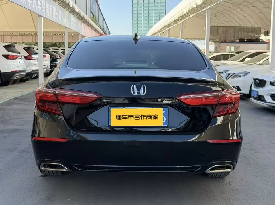 Honda Inspire 2022 Insignia 260TURBO Elegant Edition 2022 — миниатюра 2