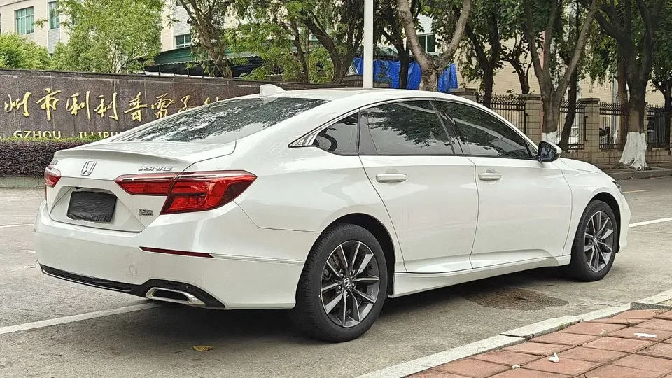 Honda Inspire Inship 2022 260TURBO Exquisite Edition 2022 — миниатюра 2