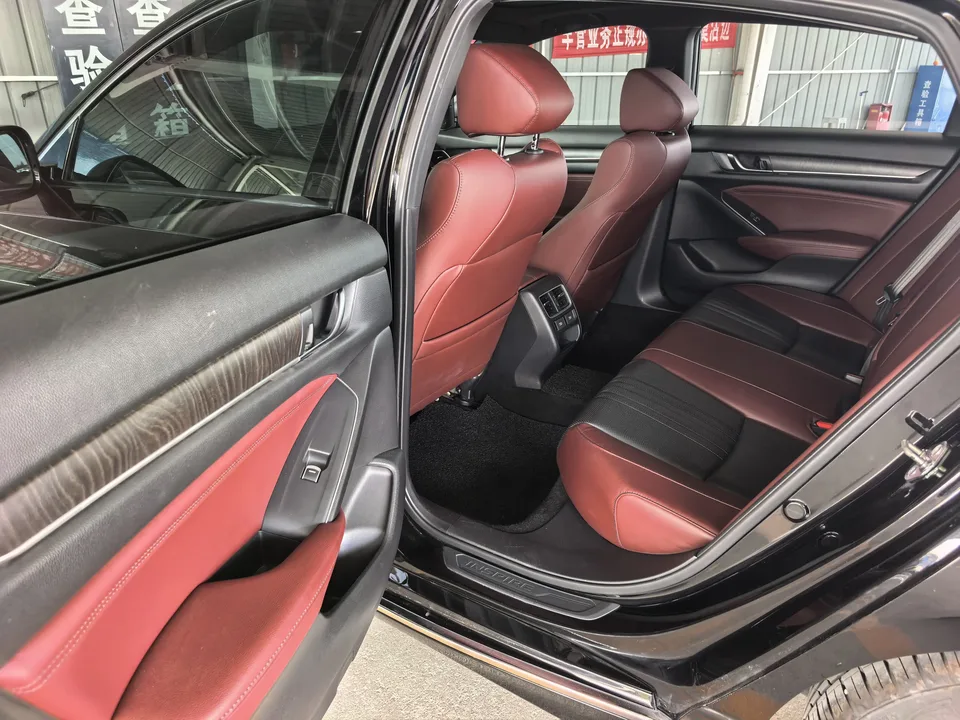 Honda Inspire 2022 Insignia 260TURBO Fine Edition 2022 — миниатюра 3