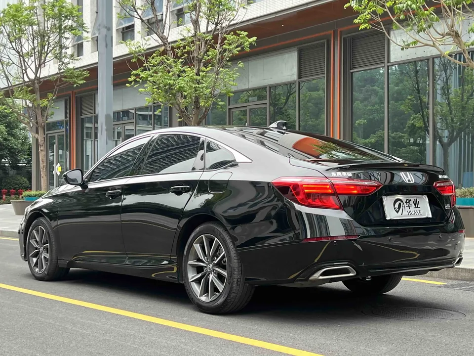 Honda Inspire 2022 Insignia 260TURBO Elegant Edition 2023 — миниатюра 5