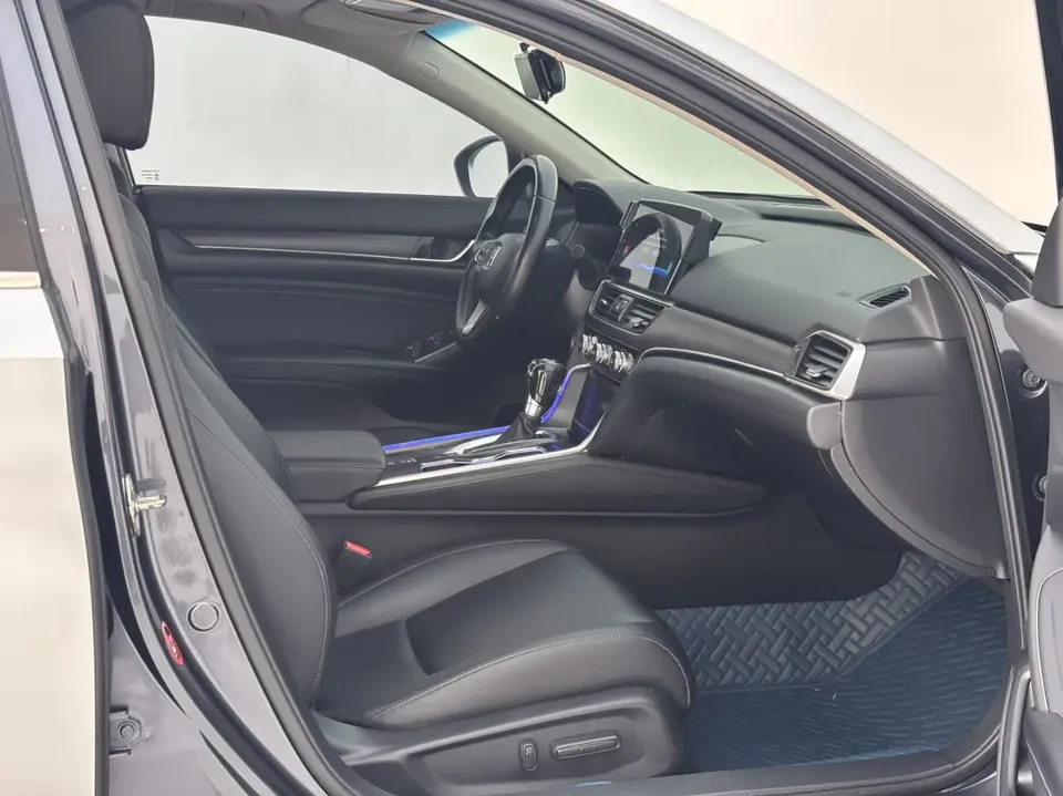 Honda Accord Accord 2022 260TURBO Deluxe Edition 2022 — миниатюра 2