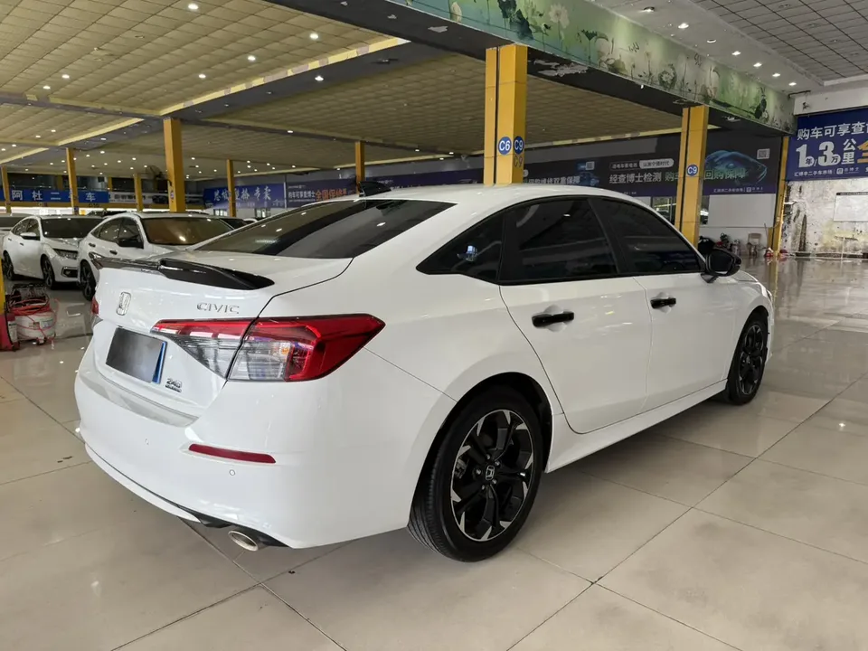 Honda CIVIC 2022 Civic 240TURBO CVT Ignition Edition 2022 — миниатюра 4