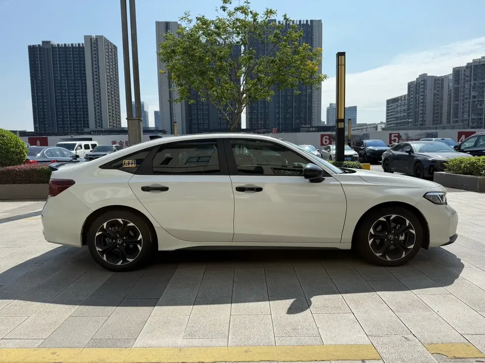Honda CIVIC 240TURBO CVT Zhiqu Pro 2025 — миниатюра 2