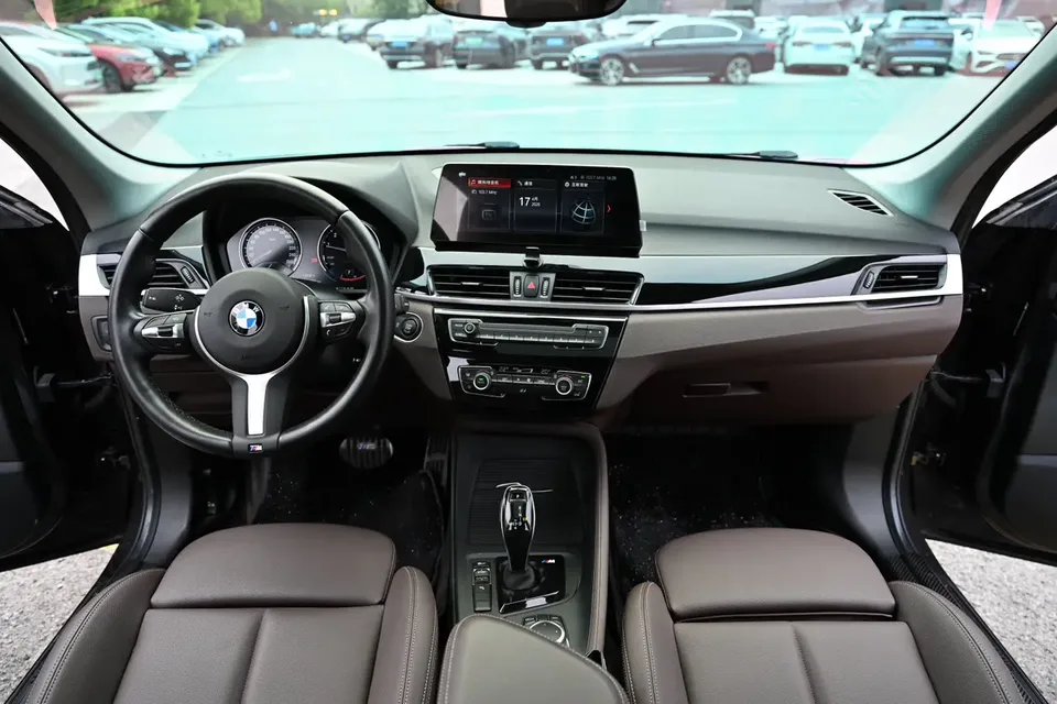 BMW X1 BMW X1 2022 sDrive25Li Leading Edition 2022 — миниатюра 5