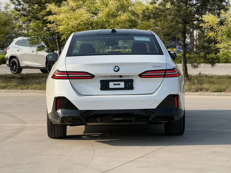 BMW 5 Series 5 Series 2024 525i M Sports Package 2026 — thumbnail 2