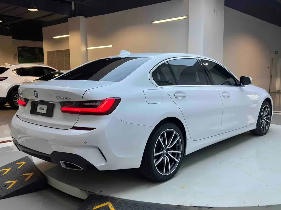 BMW 3 Series facelift 320Li M Sport package 2022 — миниатюра 2