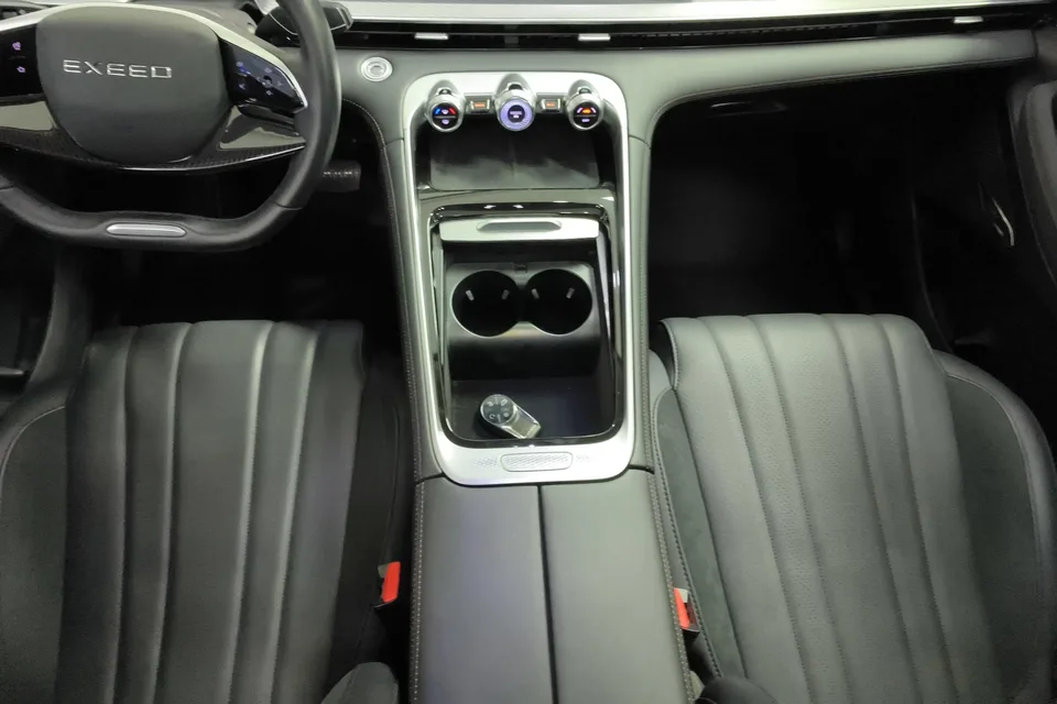 Exeed TXL Xingtu Lingyun 2024 Lingyun 300T 2WD Xingyao Edition 2024 — миниатюра 3