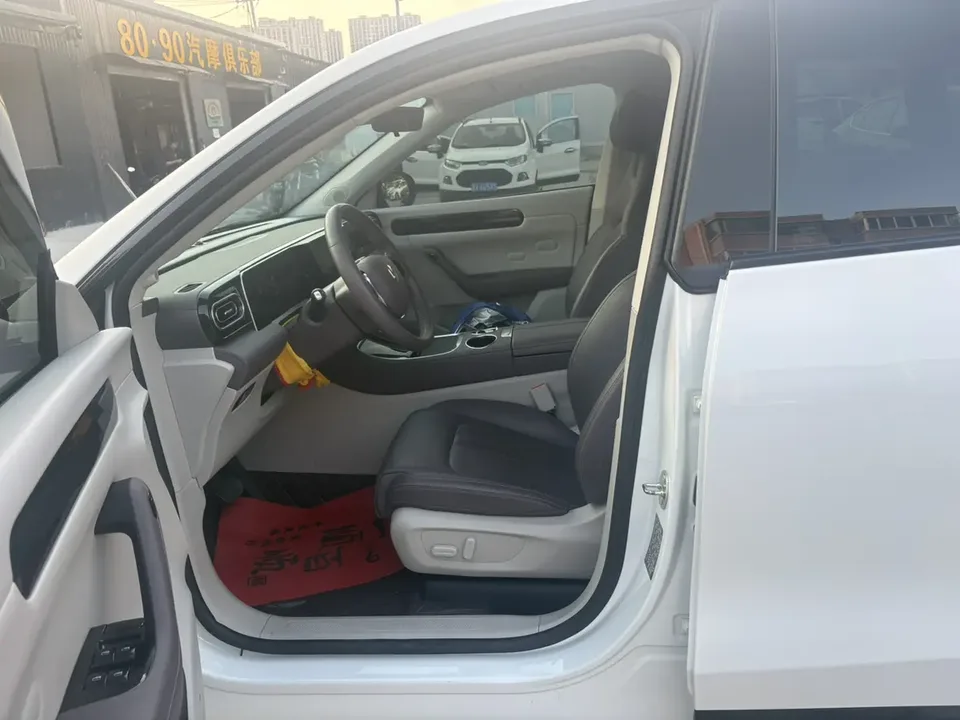 Leapmotor Zero running C11 Extended Range 180 Comfort Edition 2023 — миниатюра 4