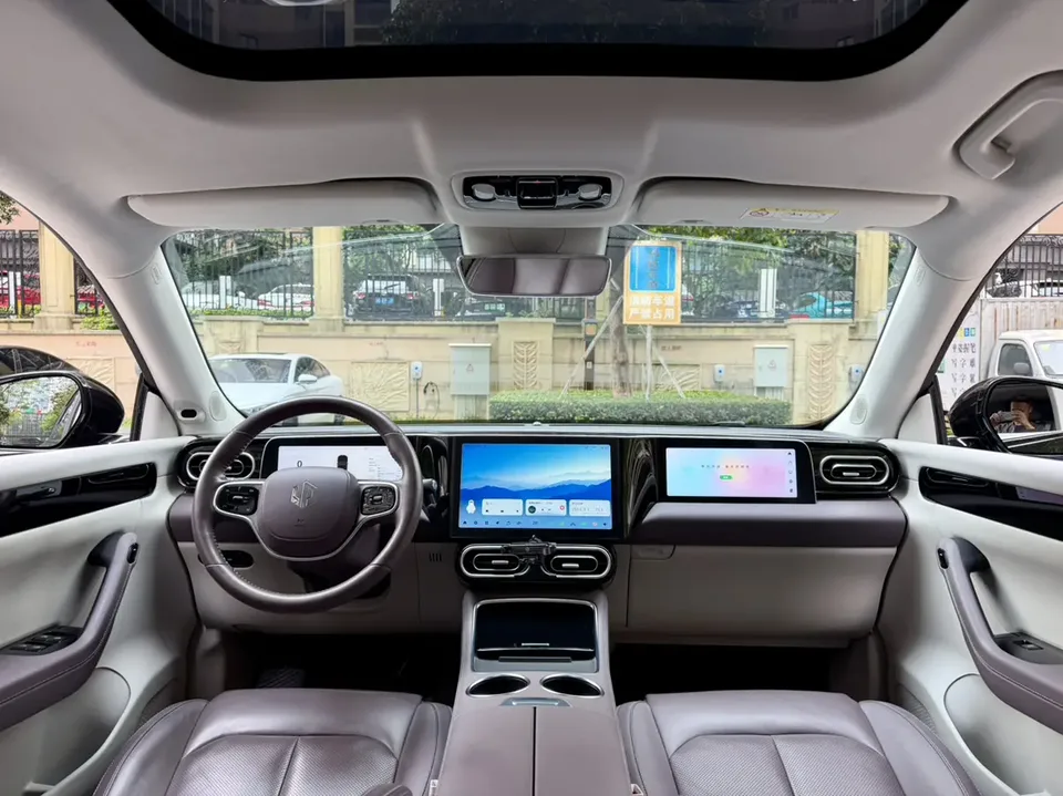 Leapmotor Zero running C11 Extended Range 180 Comfort Edition 2023 — миниатюра 3