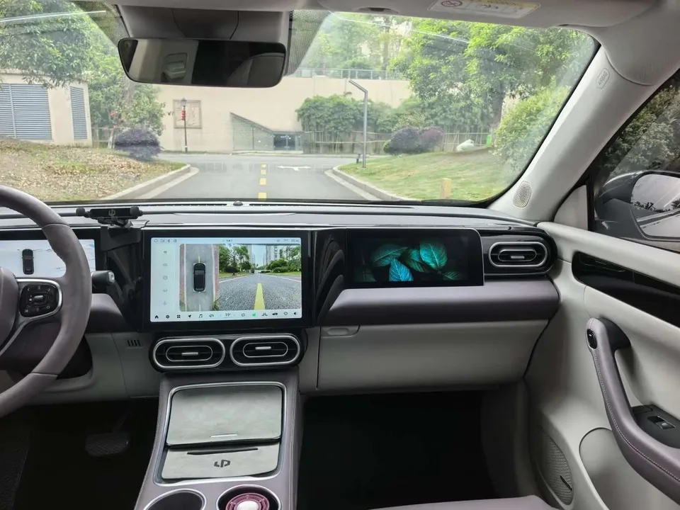 Leapmotor Zero running C11 500 Smart Edition 2024 — миниатюра 3