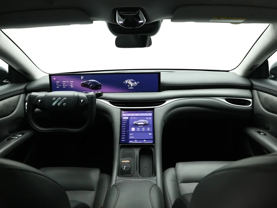 Zhiji L6 Max Standard Edition 75kWh 2025 — миниатюра 5