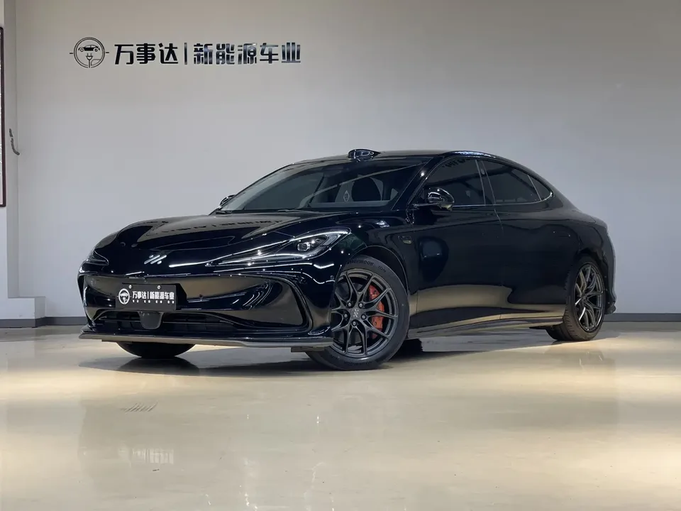 Zhiji L6 2025